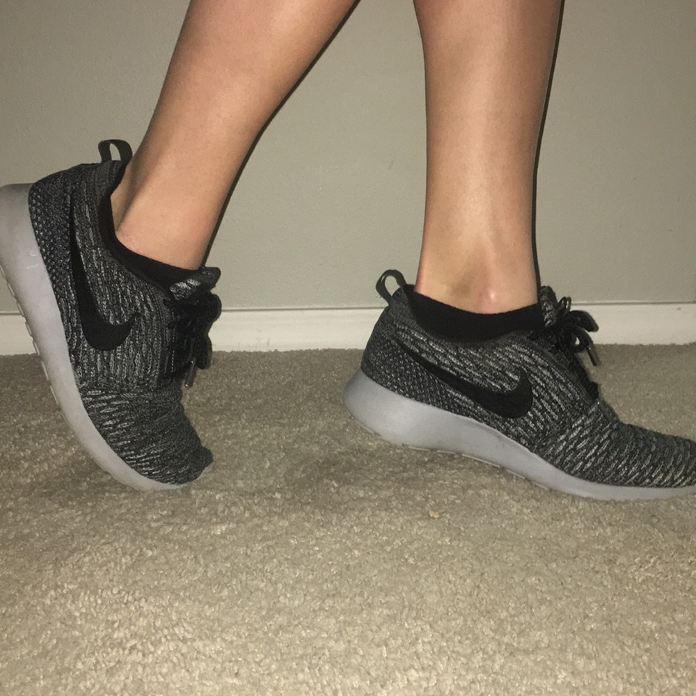 Nike Roshe Knit Women’s Sneakers
